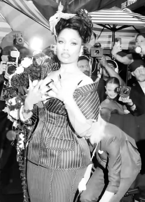 Nicki Minaj’s MET Gala Look: A Regal Display of Class and Elegance That Inspires the Barbz and Kenz