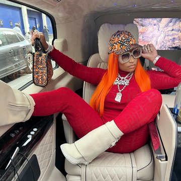 Queen Nicki Minaj’s London Visit Brought London to a Standstill as Barbz, Romanz & Kenz Rushed to See Her!
