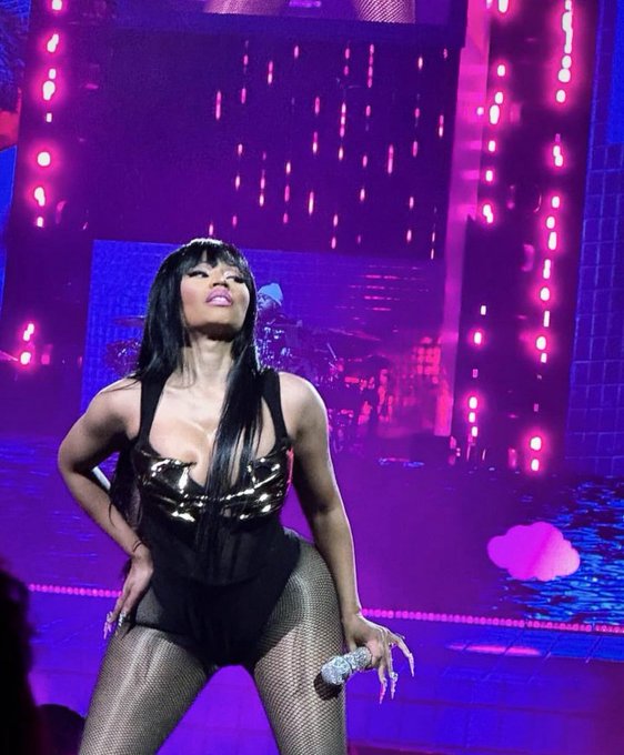 Happy Pink Friday: Roman Reloaded