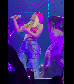 Oakland Roars as Nicki Minaj Opens Spectacular ‘Gag City World Tour’